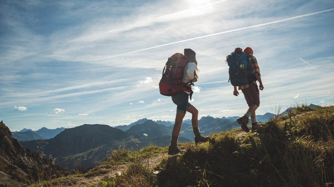 Why Hiking is perfect - Your Guide to Traveling the World